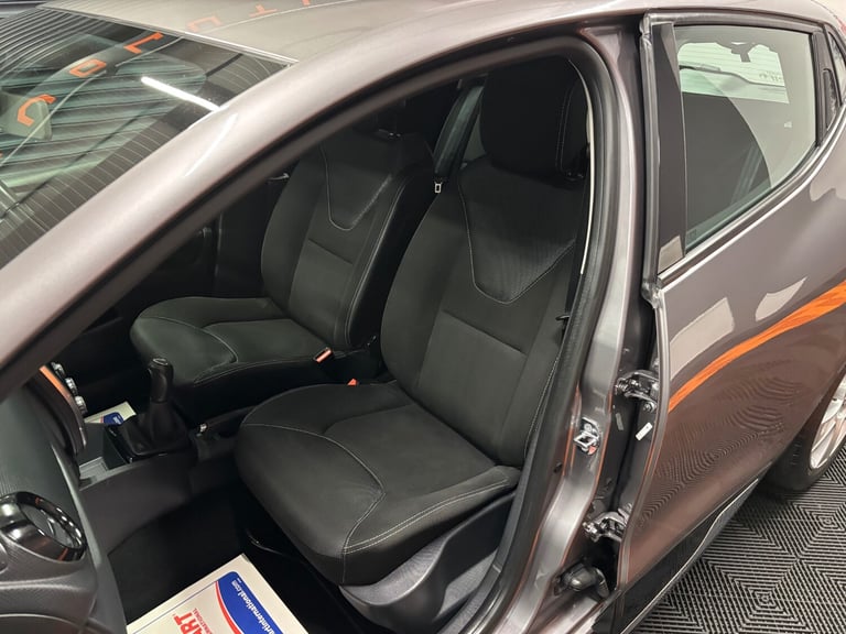 2015 Renault Clio 1.2 16V Dynamique Nav 5dr HATCHBACK Petrol Manual