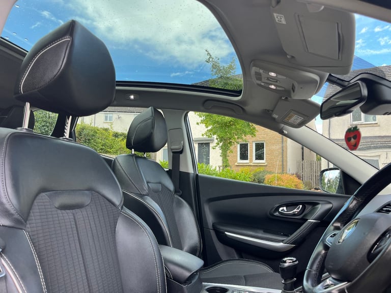 REDUCED Renault Kadjar SUV 1.2 petrol turbo 2017 65K , Fresh MOT , Ulez compliant , Immaculate car