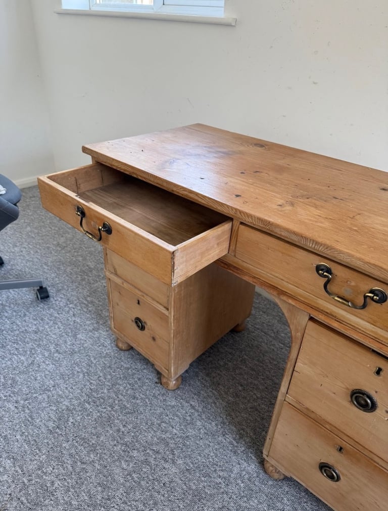 Beautiful Pine Desk