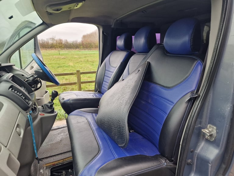 2011 Renault Traffic Grey 5 Seat Crew Cab  Spares Repairs  Turns over No start