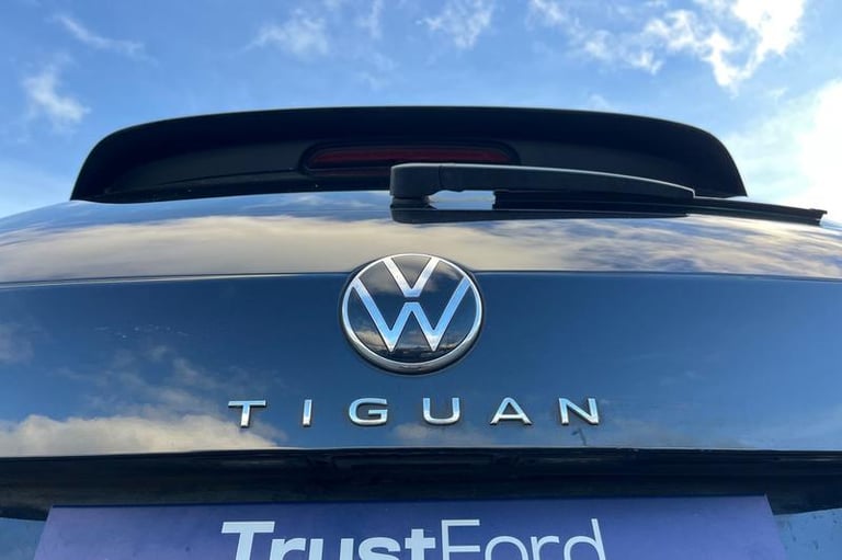 2022 Volkswagen Tiguan 2.0 TDI R-Line 5dr DSG ESTATE DIESEL Semi Automatic