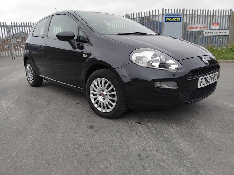 FIAT PUNTO 1.2 Punto 3-door 1.2 8v 69hp Pop+ Black Manual Petrol 2014