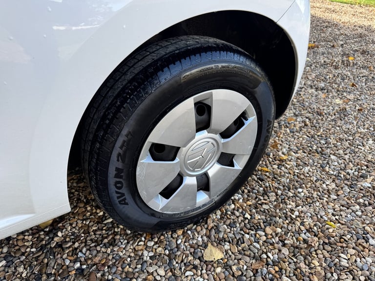 VOLKSWAGEN UP 1.0 Take up! 2012