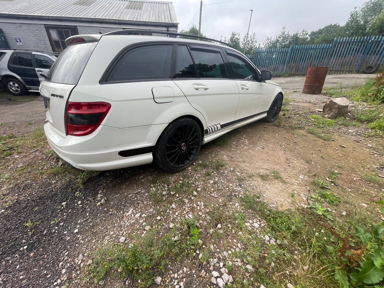 Mercedes w204 c class estate breaking doors bumpers wheels lights