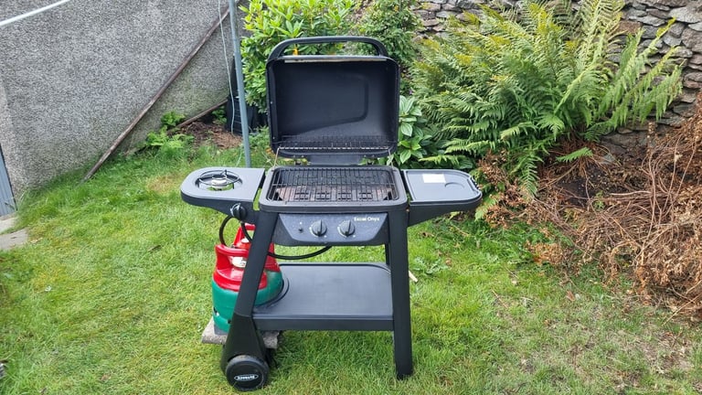 Outback Excel Onyx gas BBQ and full gas bottle
