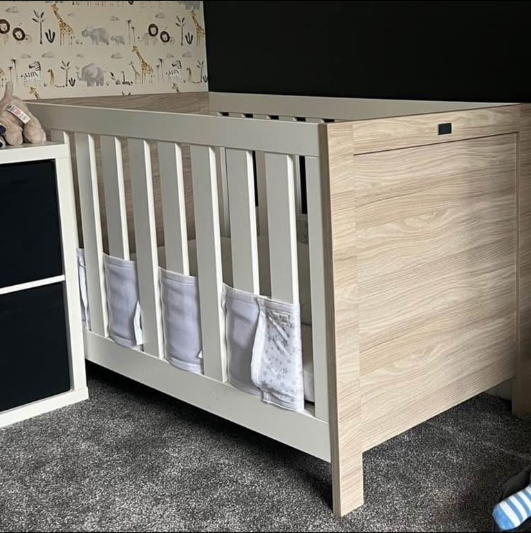 Silvercross Cotbed, Wardrobe & Drawers