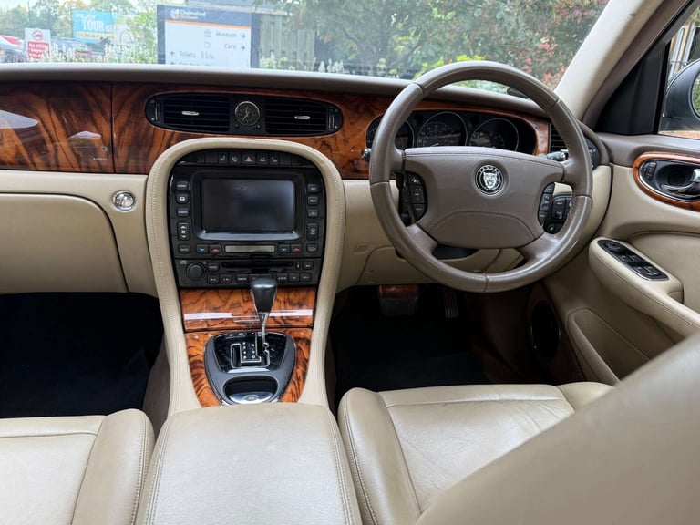 2007 Jaguar XJ 2.7 XJ Executive TDVi Auto 4dr Saloon Diesel Automatic