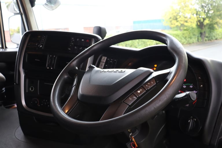 IVECO STRALIS 460 HI-WAY 6X2 MIDLIFT TRACTOR (2017)