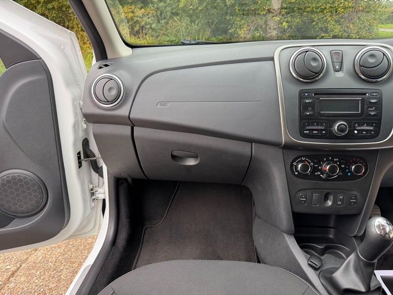 2015 Dacia Sandero 1.5 Dci Laureate Hatchback HATCHBACK Diesel Manual
