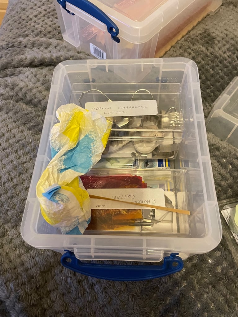 Cake decorating items