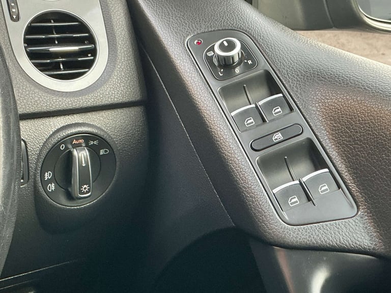 2014 Volkswagen Tiguan 2.0 Tiguan Match TDI BlueMotion Technology 4Motion 4WD 5dr SUV Diesel Manual