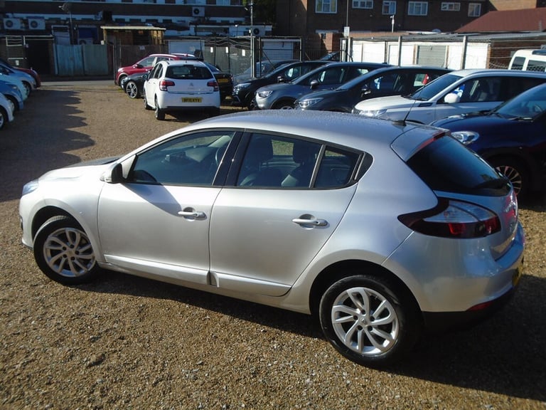 2015 Renault Megane 1.5 dCi Dynamique Nav 5dr HATCHBACK DIESEL Manual