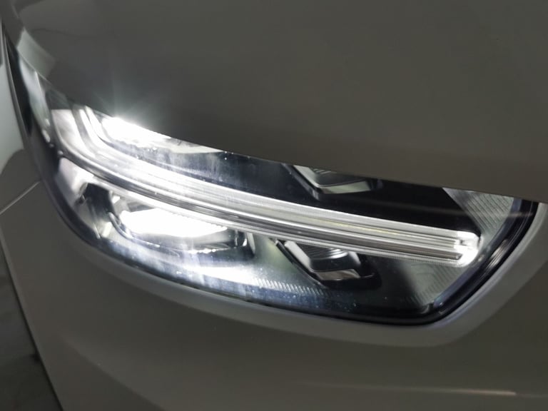 2020 Volvo XC40 1.5 T3 Momentum SUV 5dr Petrol Auto Euro 6 (s/s) (163 ps) - SENSUS SAT NAV  Suv P...