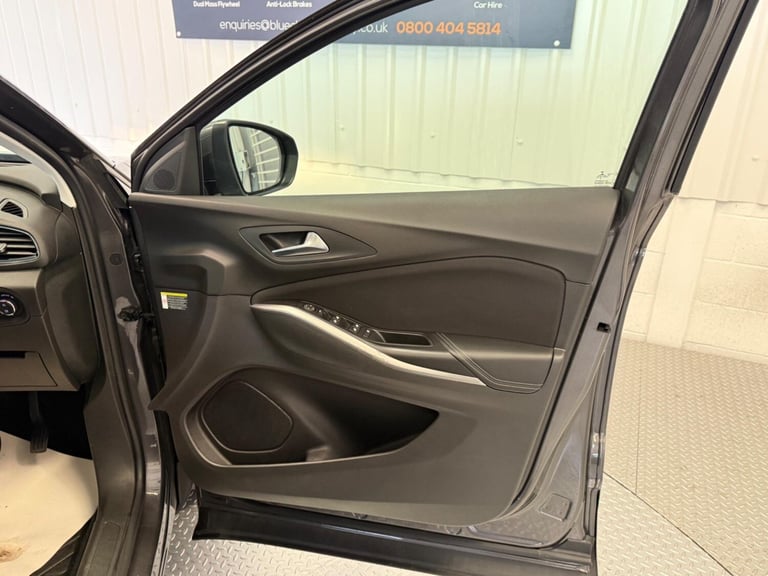 2018 Vauxhall Grandland X 1.2 Turbo SE Euro 6 (s/s) 5dr HATCHBACK Petrol Manual