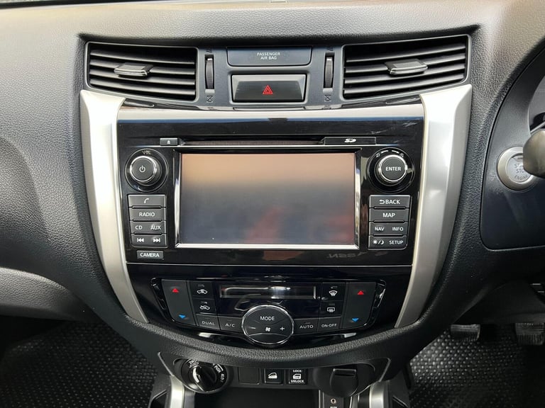 2017 Nissan Navara Double Cab Pick Up Tekna 2.3dCi 190 4WD PICK UP DIESEL Manual