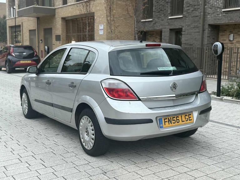 Vauxhall, ASTRA, Hatchback, 2006, Other, 1796 (cc),5 doors - Image 4