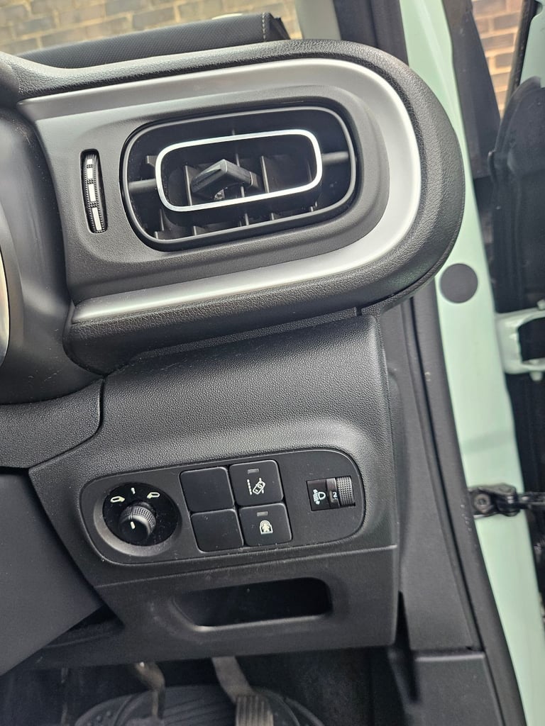 Citroen, C3, Hatchback, 2017, Manual, 1199 (cc), 5 doors