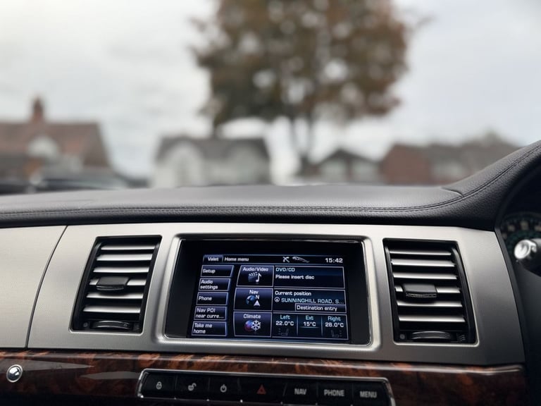 2012 Jaguar XF 3.0d V6 Luxury Saloon 4dr Diesel Auto Euro 5 (240 ps) Saloon Diesel Automatic