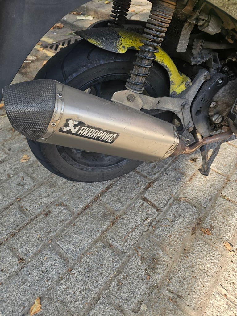 Honda PES 125 balck and yellow 2013 