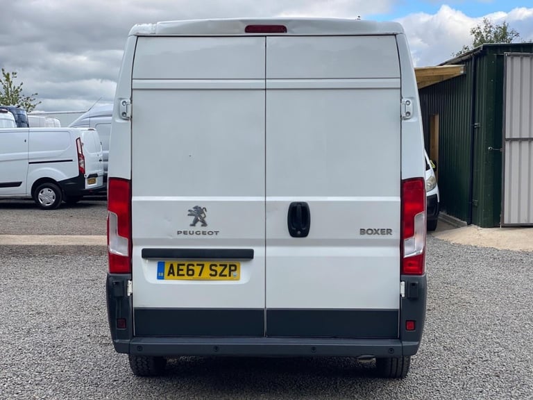 2017 Peugeot Boxer 2.0 BlueHDi 335 Professional L3 H2 Euro 6 5dr PANEL VAN Diesel Manual
