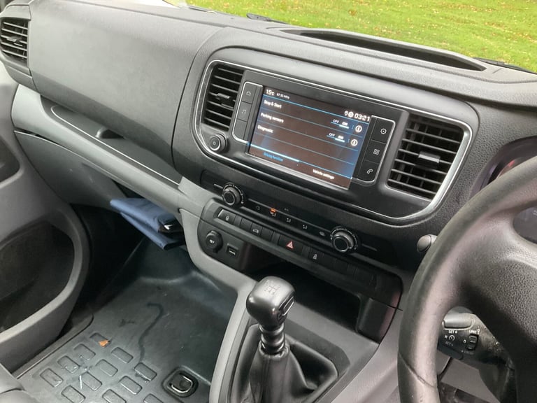 2020 Ford Transit Custom 2.0 EcoBlue 105ps Low Roof Leader Van PANEL VAN Diesel Manual