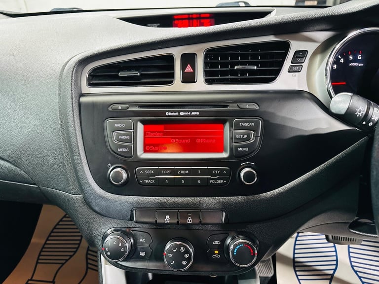 2013 Kia Ceed 1.6 CRDi 2 Auto Euro 5 5dr HATCHBACK Diesel Automatic