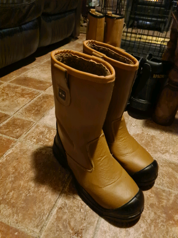 Rigger boots in England Gumtree