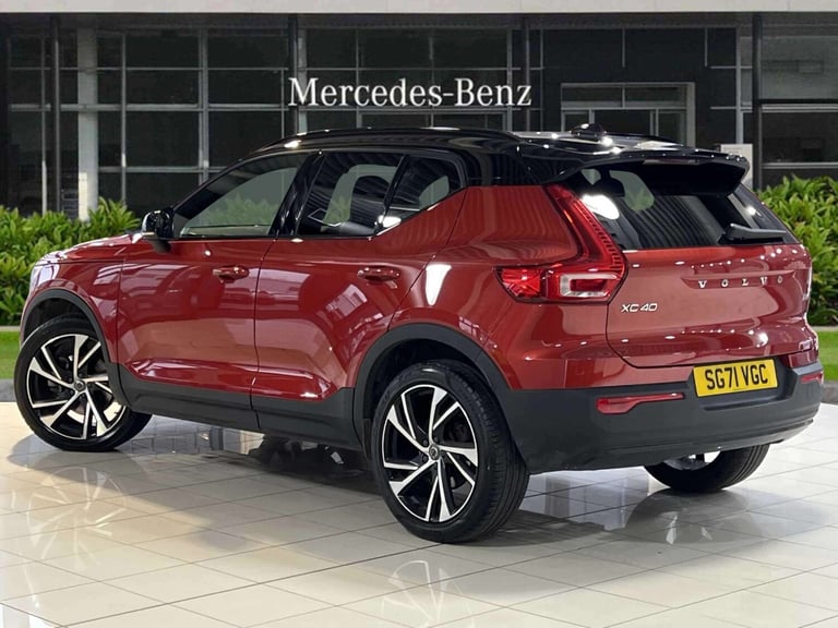  Volvo XC40 2.0 B4P R DESIGN Pro 5dr Auto [7 speed] Estate Petrol Automatic