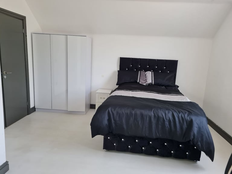 ROOM FOR RENT WITH PRIVATE BATHROOM