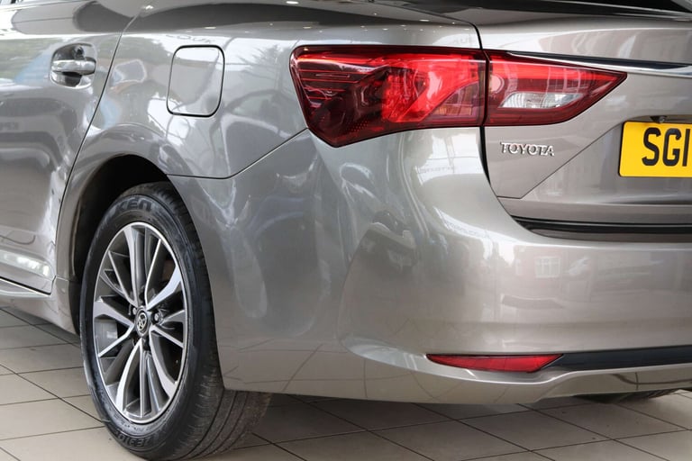 2017 Toyota Avensis 2.0 Avensis Business Edition+ D-4D 4dr Saloon Diesel Manual