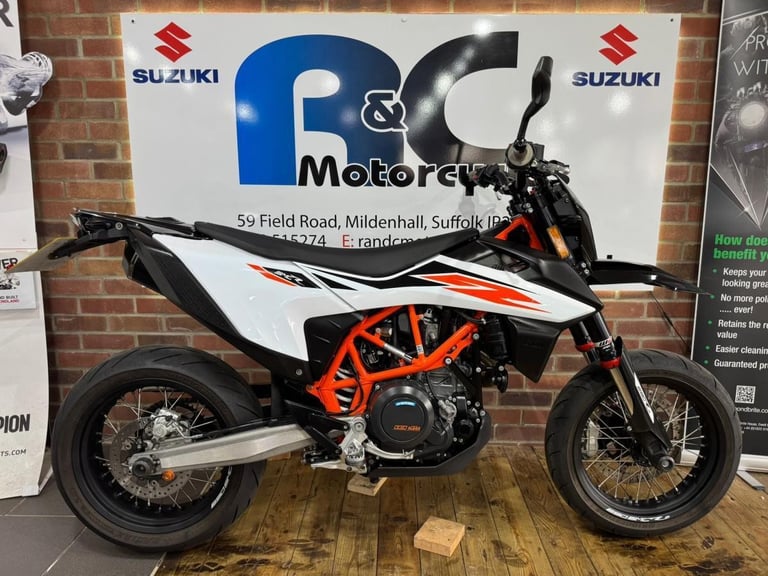 SUPERMOTO KTM 690 SMC R 17