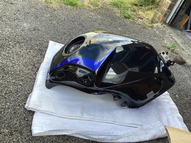 Yamaha MT10 fuel tank