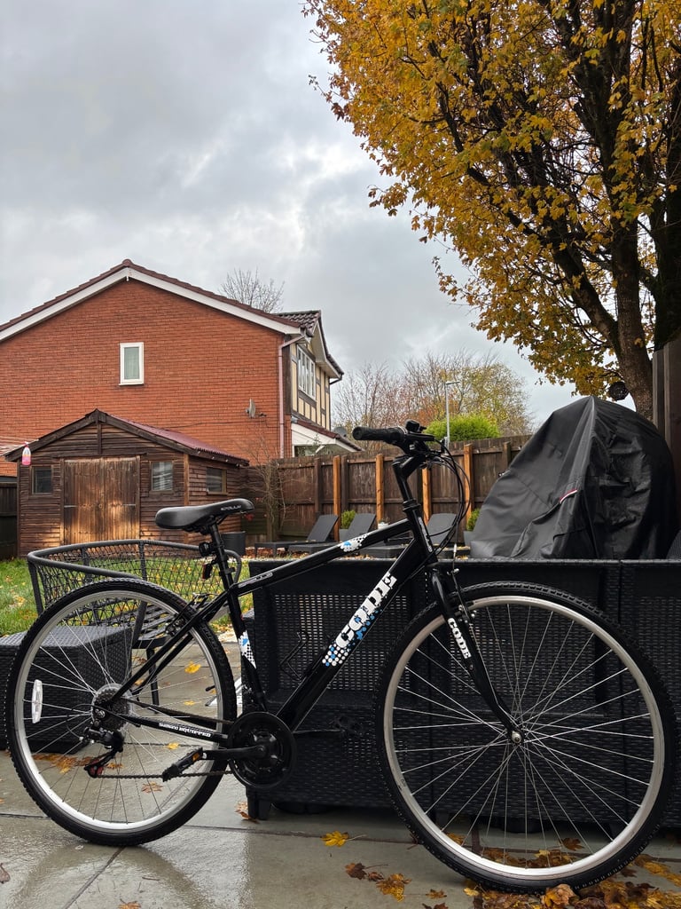 Men’s Lightweight APOLLO Code Hybrid Bike (Fantastic Condition)