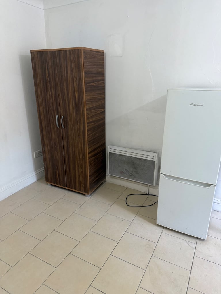 One Double Bedroom Ground Floor Studio is available to rent in Southall UB2