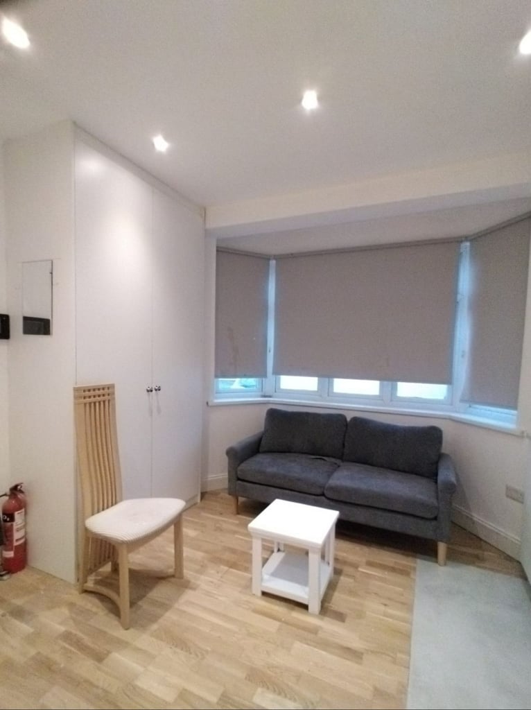 DSS GFL.STUDIO FLAT 10MIN BUS WIMBLEDON TUBE 10 MIN WALK RAYNES PK BR 