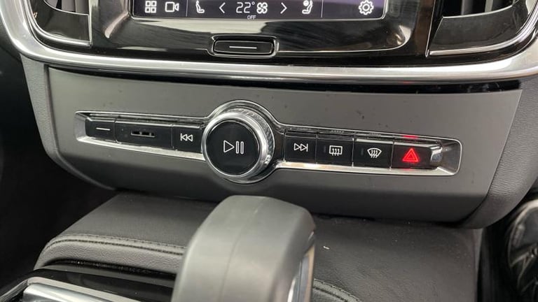 2024 Volvo V90 Ultra T8 AWD Plug-in hybrid Electric/Petrol Dark Automatic Estate Petrol Automatic