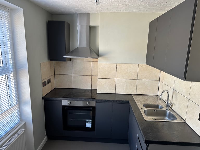 Flat to let 