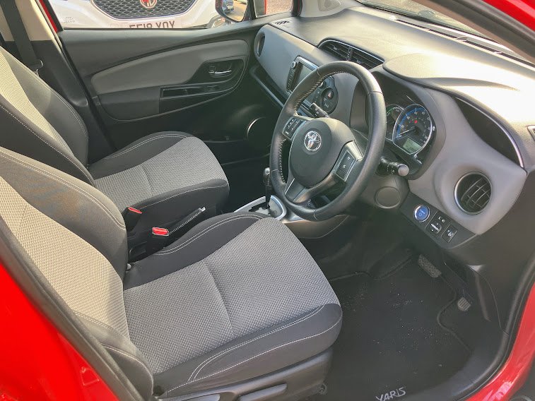 TOYOTA YARIS 1.5 VVT-h Icon Automatic 2015