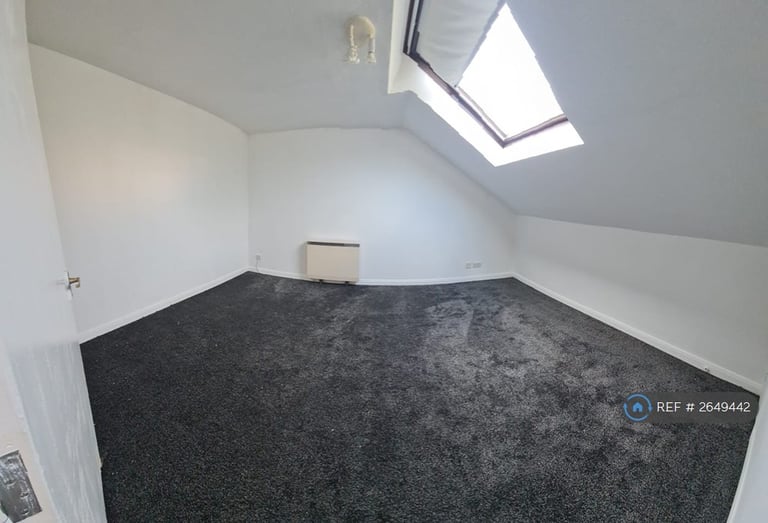 2 bedroom flat in Tippett Rise, Reading, RG2 (2 bed) (#2649442)