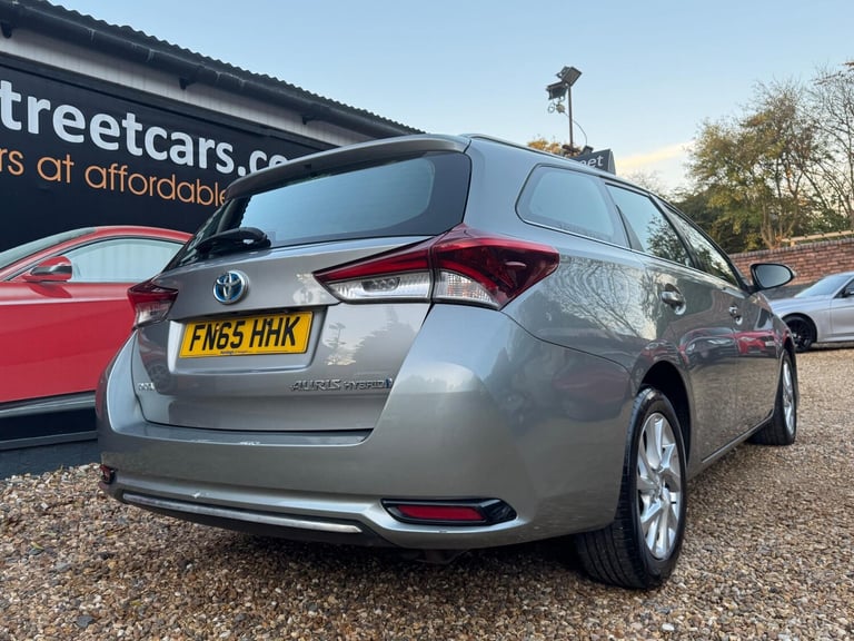 2015 Toyota Auris 1.8 VVT-h Icon Touring Sports CVT Euro 6 (s/s) 5dr ESTATE Petrol/Electric Hybri...
