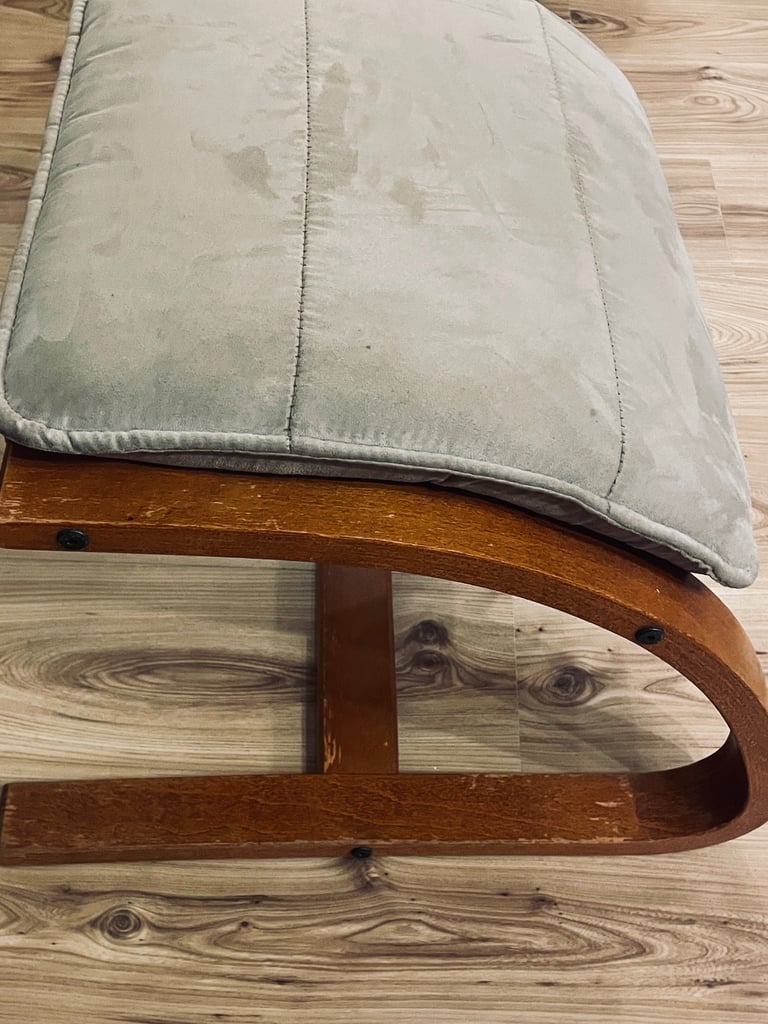 Footstall 70’s design, beautiful piece of wood work. 