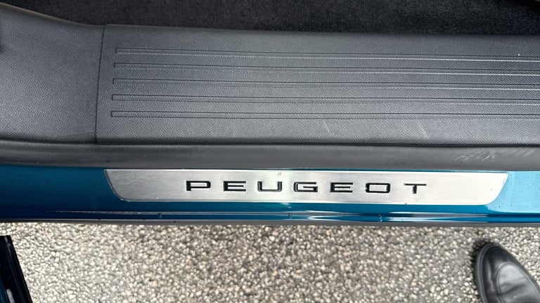 2024 Peugeot 3008 157kW GT 73kWh 5dr Auto Electric Estate Estate Electric Automatic