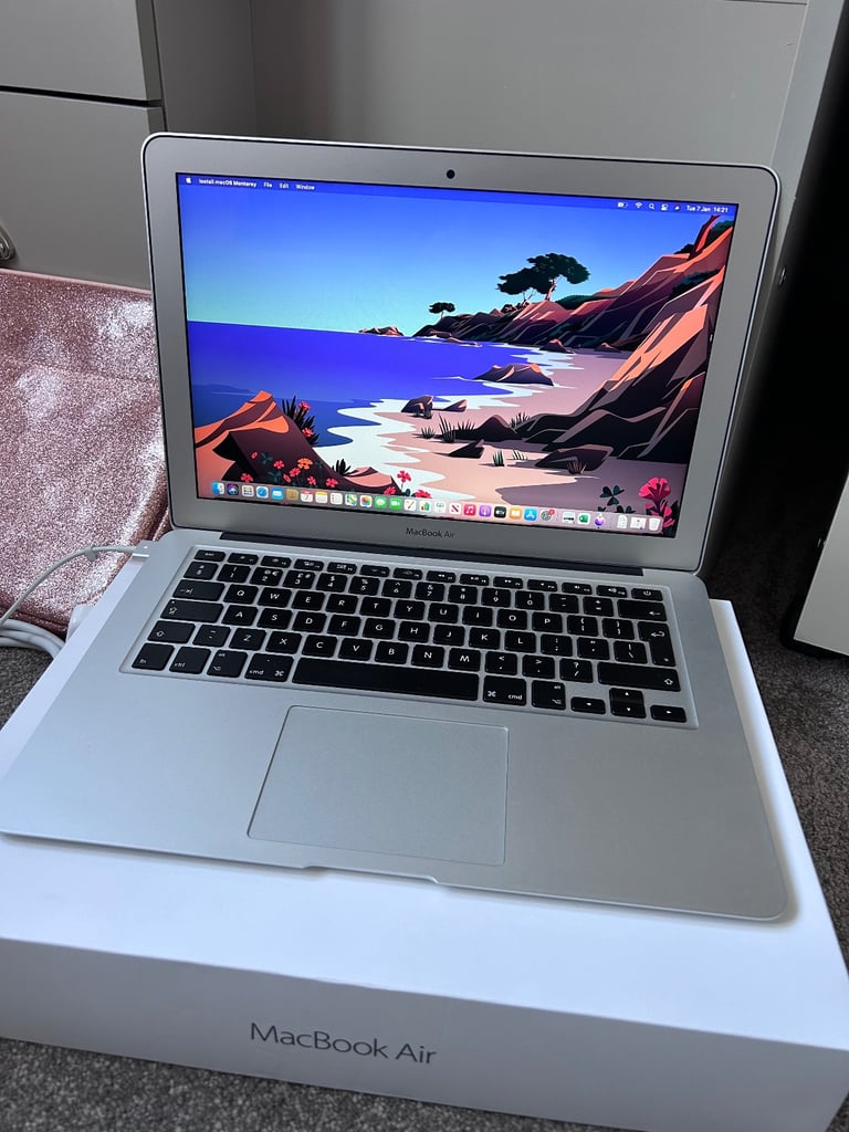 Apple MacBook Air 13-inch (2017)