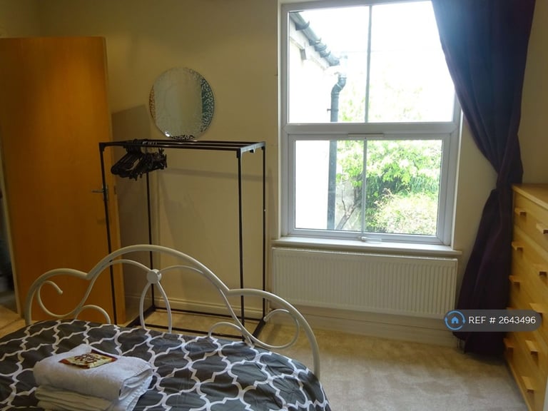 1 bedroom flat in Totterdown, Bristol, BS3 (1 bed) (#2643496)