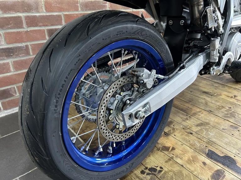 Suzuki DRZ Supermoto DR-Z400SMRLM5