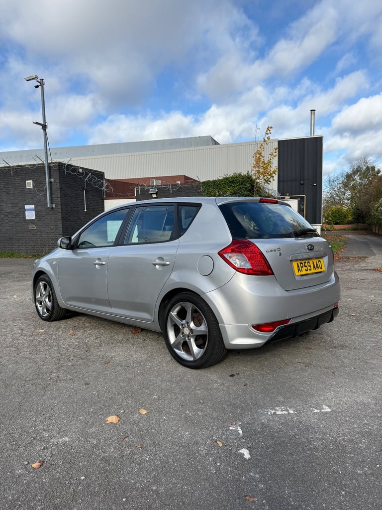 Kia, CEED 3, Hatchback, 2009, Manual, 1582 (cc),5 doors - Image 4