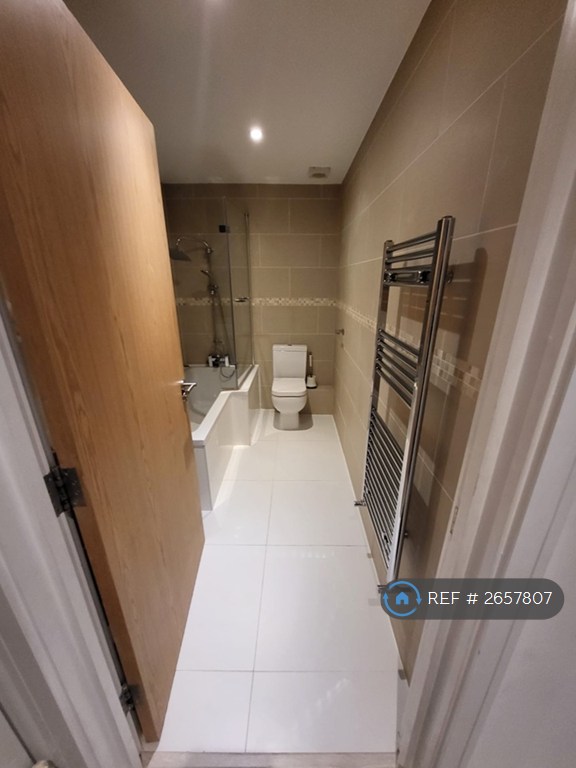 3 bedroom flat in Fortess Road, London, NW5 (3 bed) (#2657807)