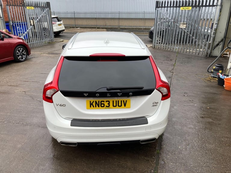 2014 Volvo V60 2.4 D6 Estate 5dr Diesel Plug-in Hybrid Geartronic AWD Euro 5 (s/s) (285 ps ESTATE...