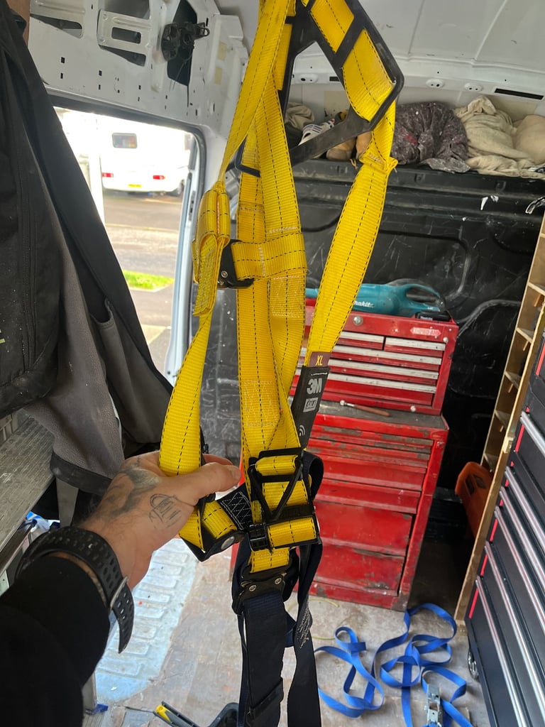 Brand new safety harness and landyard 