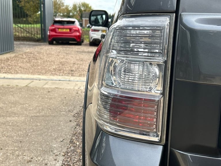 2016 Mitsubishi Shogun 3.2 DI-DC SG3 SUV 5dr Diesel Auto 4WD Euro 6 LWB (187 ps) ESTATE Diesel Au...